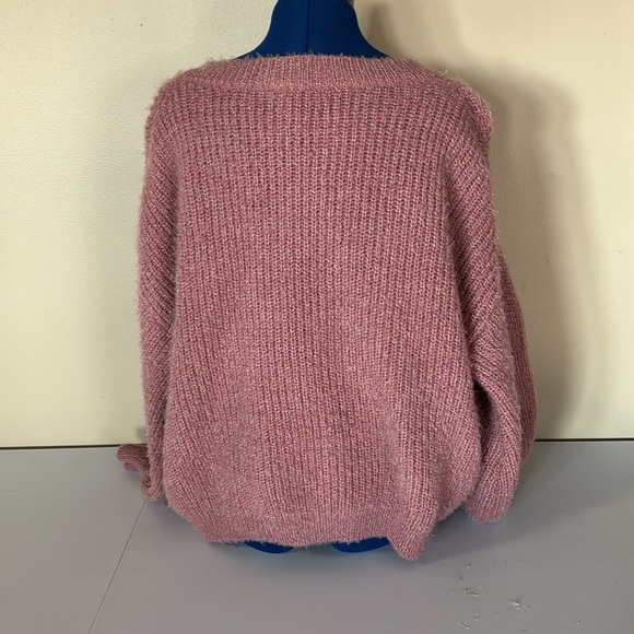 Shein Curve V-Neck Sweater - Picture 6 of 8